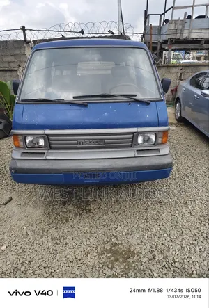 Mazda 323 1.6 2002 Blue