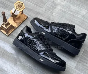 Dior Luxury Men's Sneakers Best Quality Well Banded Package