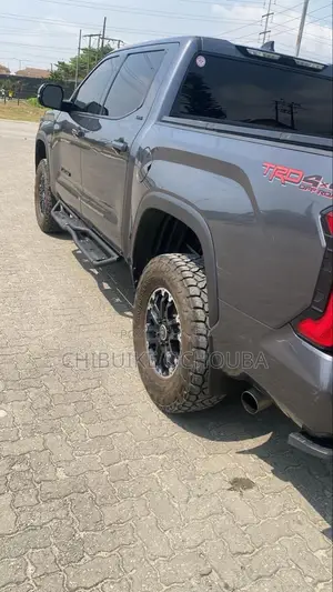 Toyota Tundra 2023 Black