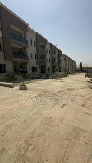 5bdrm Townhouse/Terrace in Dawaki for sale