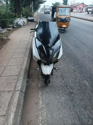 Yamaha Majesty 2012 White