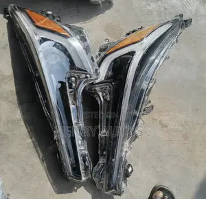 Set Headlights Corolla 2025
