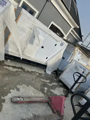 ,200kva Soundproof Perkins Generator England