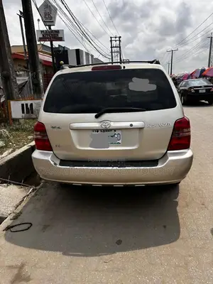 Toyota Highlander 2004 Gold