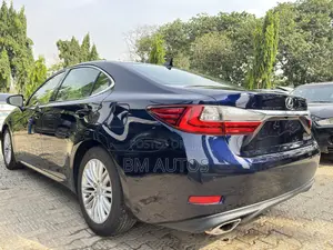 Lexus ES 2017 Blue
