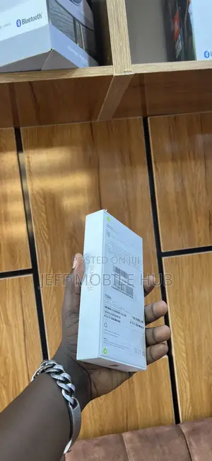 New Apple iPhone 16 Pro 256 GB Gold