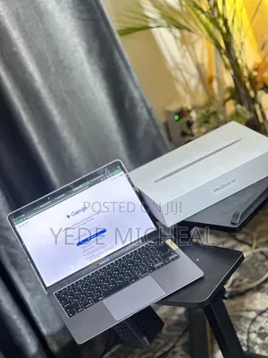 Laptop Apple MacBook Air 2020 8GB Intel Core i3 SSD 256GB