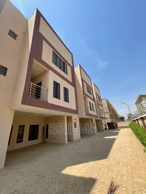 4bdrm Duplex in Life Camp for sale