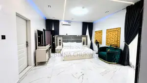 Aquamarine Apartment (5 Bed Duplex Shared Apartment)