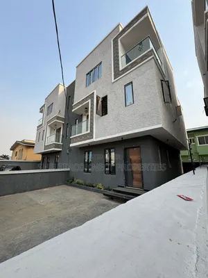 4bdrm Duplex in Berger for sale