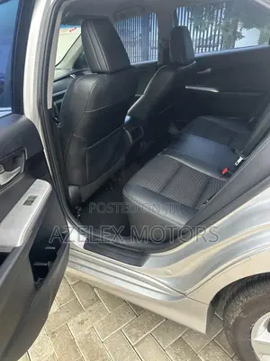 Toyota Camry SE 4dr Sedan (2.5L 4cyl 6A) 2012 Silver