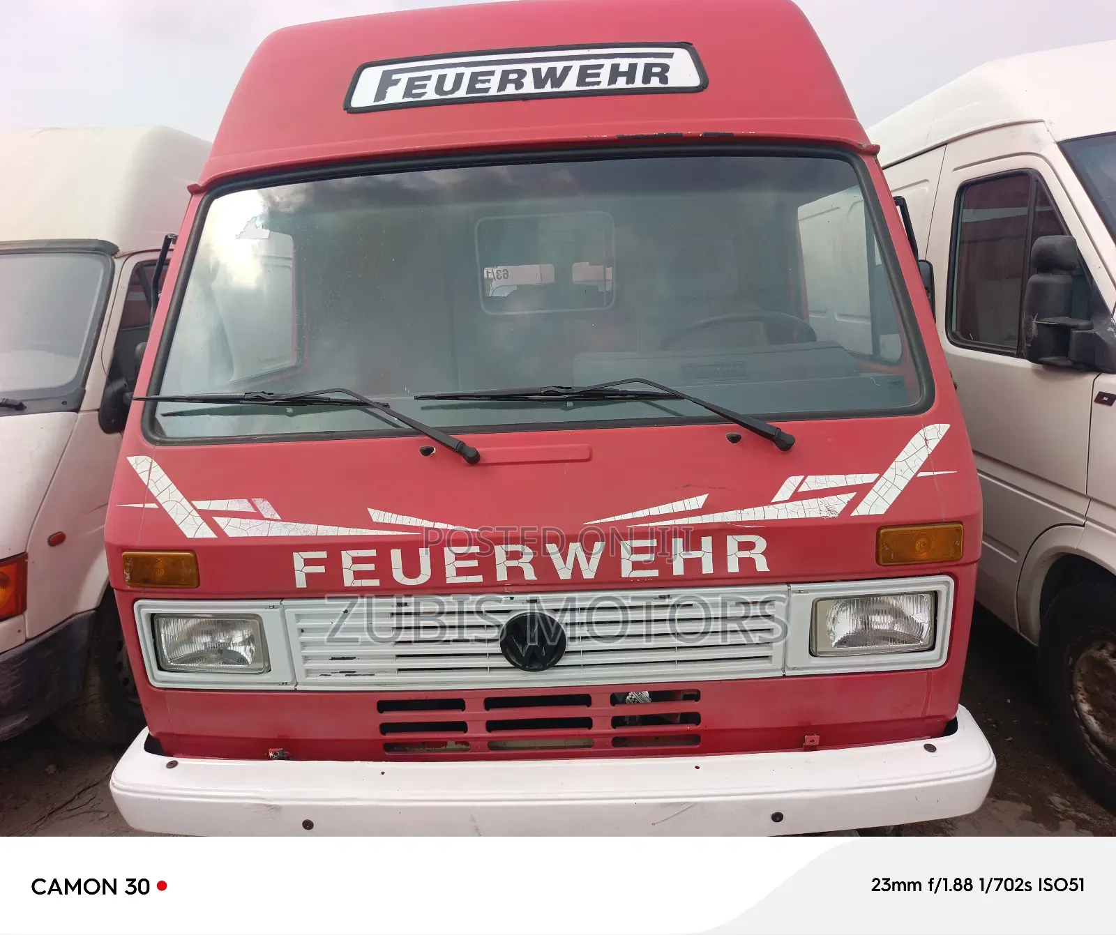 Volkswagen LT 2000 Red