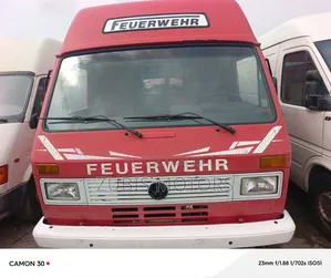 Volkswagen LT 2000 Red