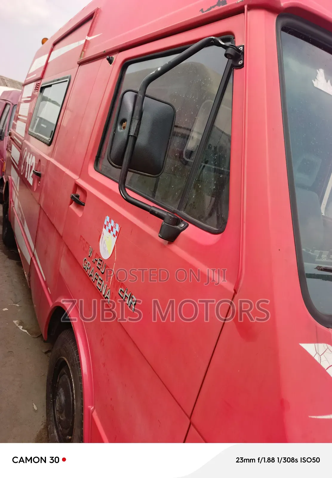 Volkswagen LT 2000 Red