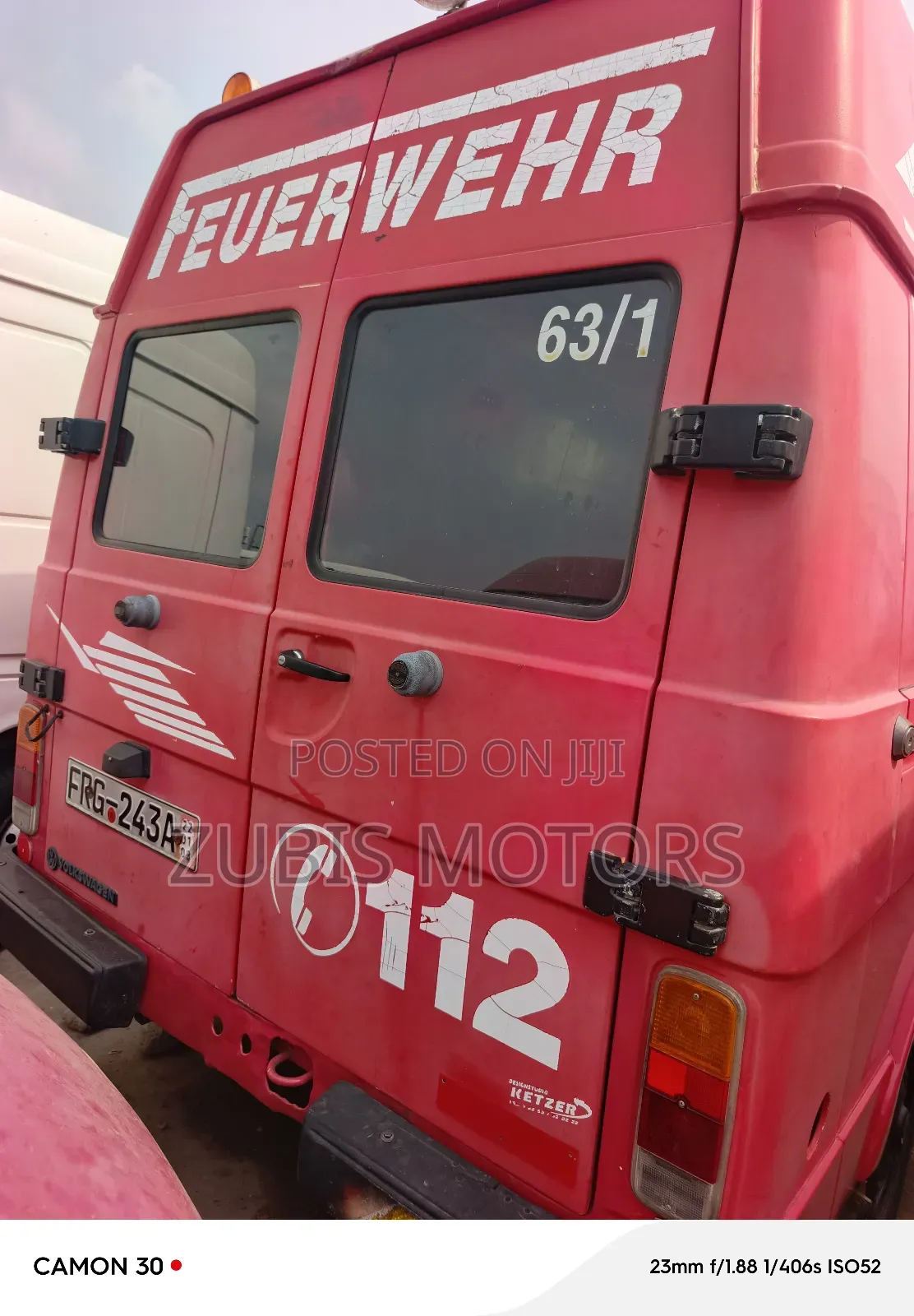 Volkswagen LT 2000 Red