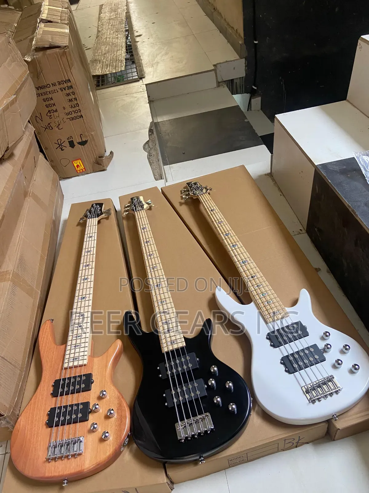 Traditional Ibanez Five Strings Active Bass