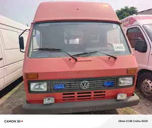 Volkswagen LT 2000 Red