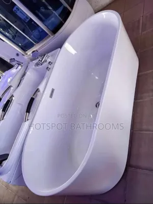 Luxury Freestanding Acrylic Bathtub – Modern Soaking Tub
