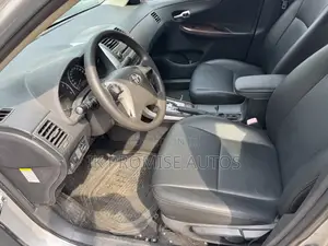 Toyota Corolla 2012 Silver