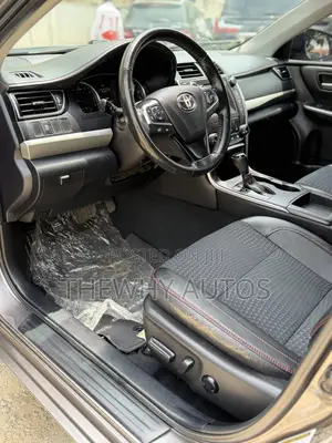 Toyota Camry SE 4dr Sedan (2.5L 4cyl 6A) 2015 Gray