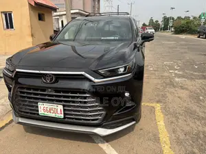 Toyota Highlander Limited AWD 2024 Black