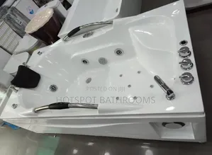Luxury Jacuzzi Bathtub With Massage Jets – Brand New