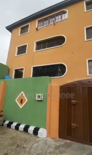 3bdrm Block of Flats in In A Close Off Iju for sale