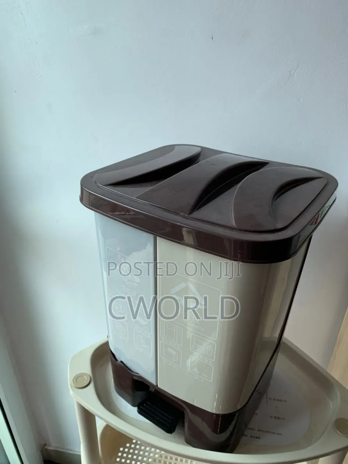 Trash/Waste Can