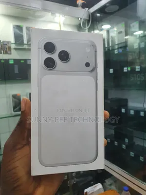 New Apple iPhone 17 Pro Max 256 GB White