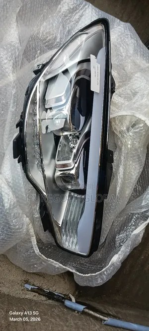 Kia Quoris Headlamp Available
