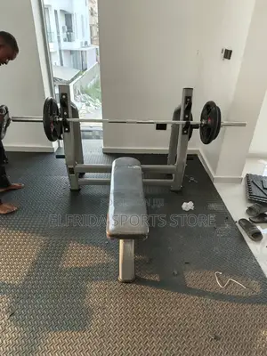 Olympic Bench Press – Heavy Duty Adjustable Gym Bench