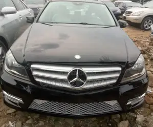 Mercedes-Benz C250 2014 Black