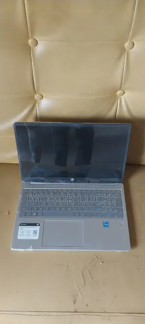 New Laptop HP 255 G8 8GB Intel Core i3 SSD 256GB