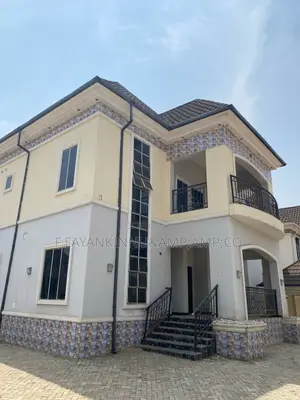 5bdrm Duplex in Lugbe District for rent