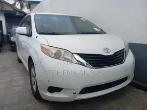 Toyota Sienna 2014 White