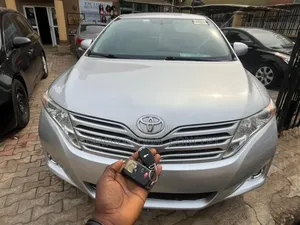 Toyota Venza XLE 2012 Silver