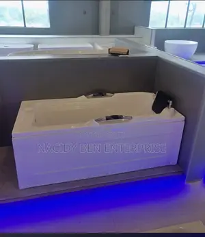 Single Free Standing Jacuzzi