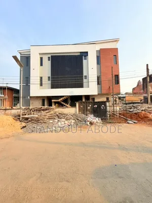 2bdrm Apartment in In An Estate, Surulere for sale