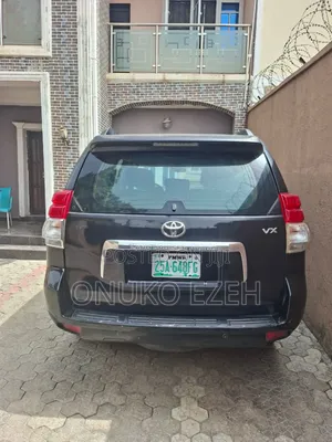 Toyota Land Cruiser Prado 2010 Black