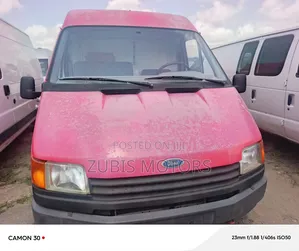 Ford Transit 2000 Red