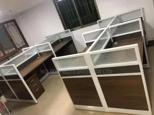4 Seaters Workstation Table