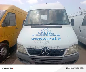 Mercedes-Benz Sprinter 2000 White