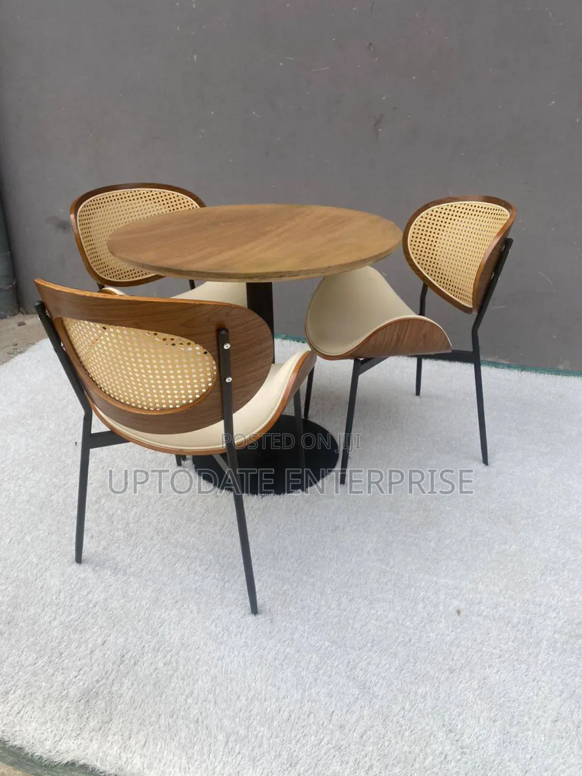 Display Outdoor Resting Dining Set