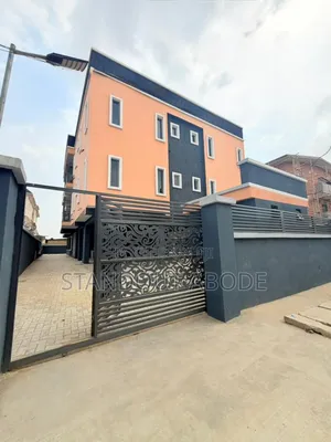 3bdrm Apartment in In An Estate, Gbagada for sale