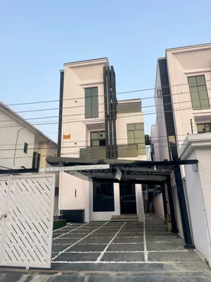 5bdrm Duplex in Lekki Phase 2 for sale