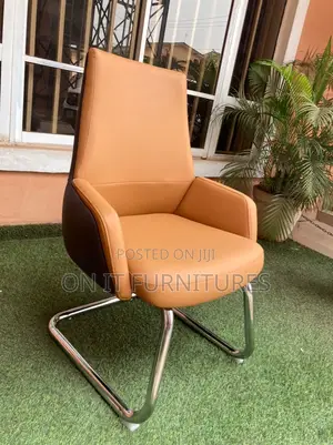 Prima Visitor Chair – Sleek Comfort for Modern Workspaces