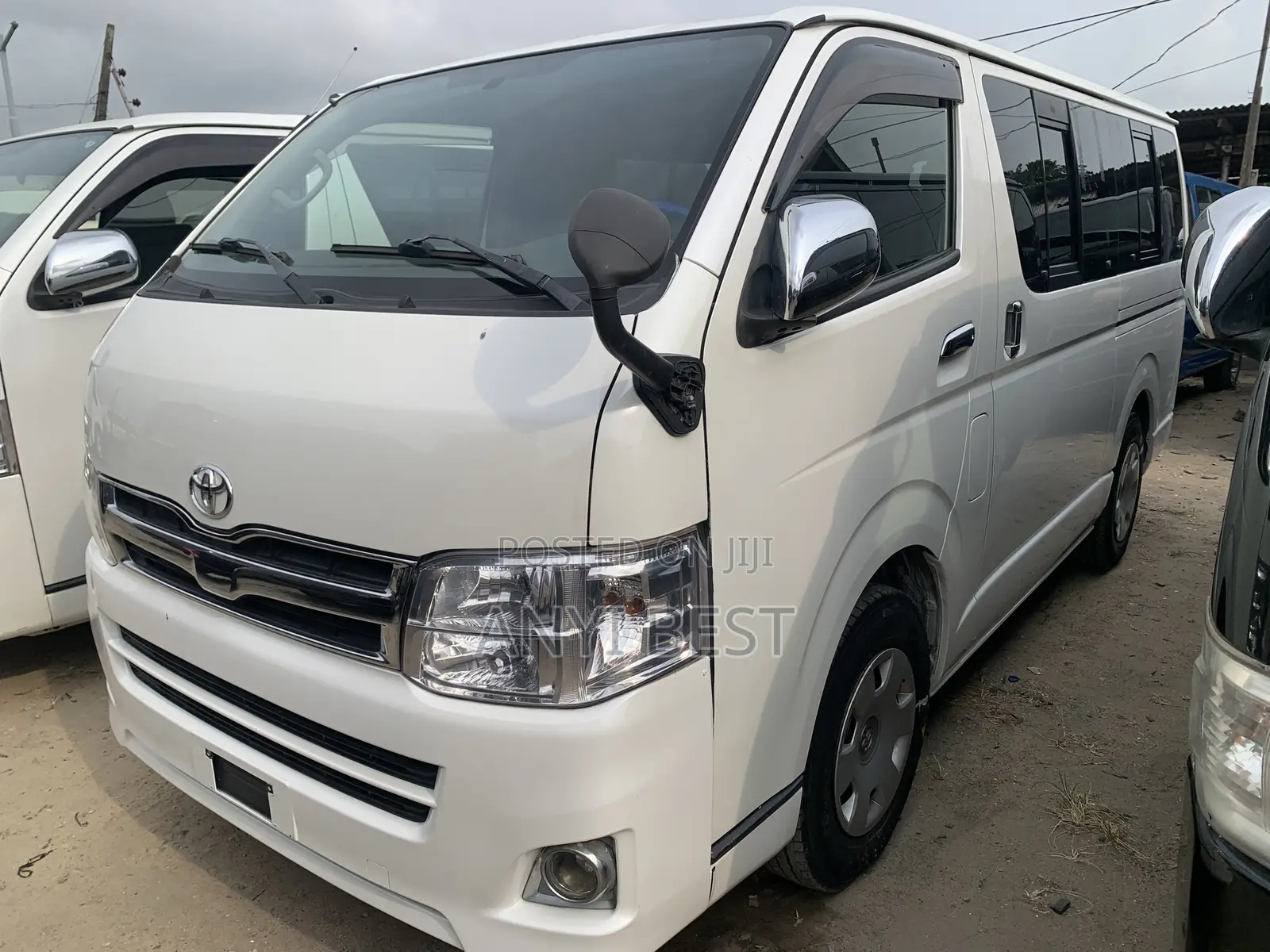 Toyota HiAce 2011 White
