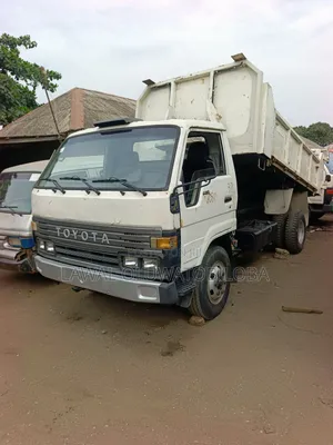 Foreign Use Toyota Dyna 300 Diesel Engine Tipping