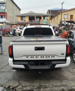 Manual Rolling Booth Cover for Toyota Tacoma 2018 Available