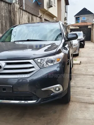 Toyota Highlander Limited 4dr SUV AWD (3.5L 6cyl 6A) 2014 Gray